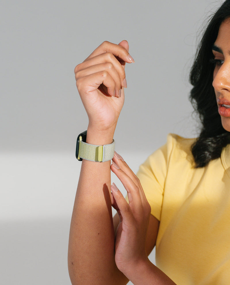 canary-pop-track-nylon-apple-watch-band-384041mm