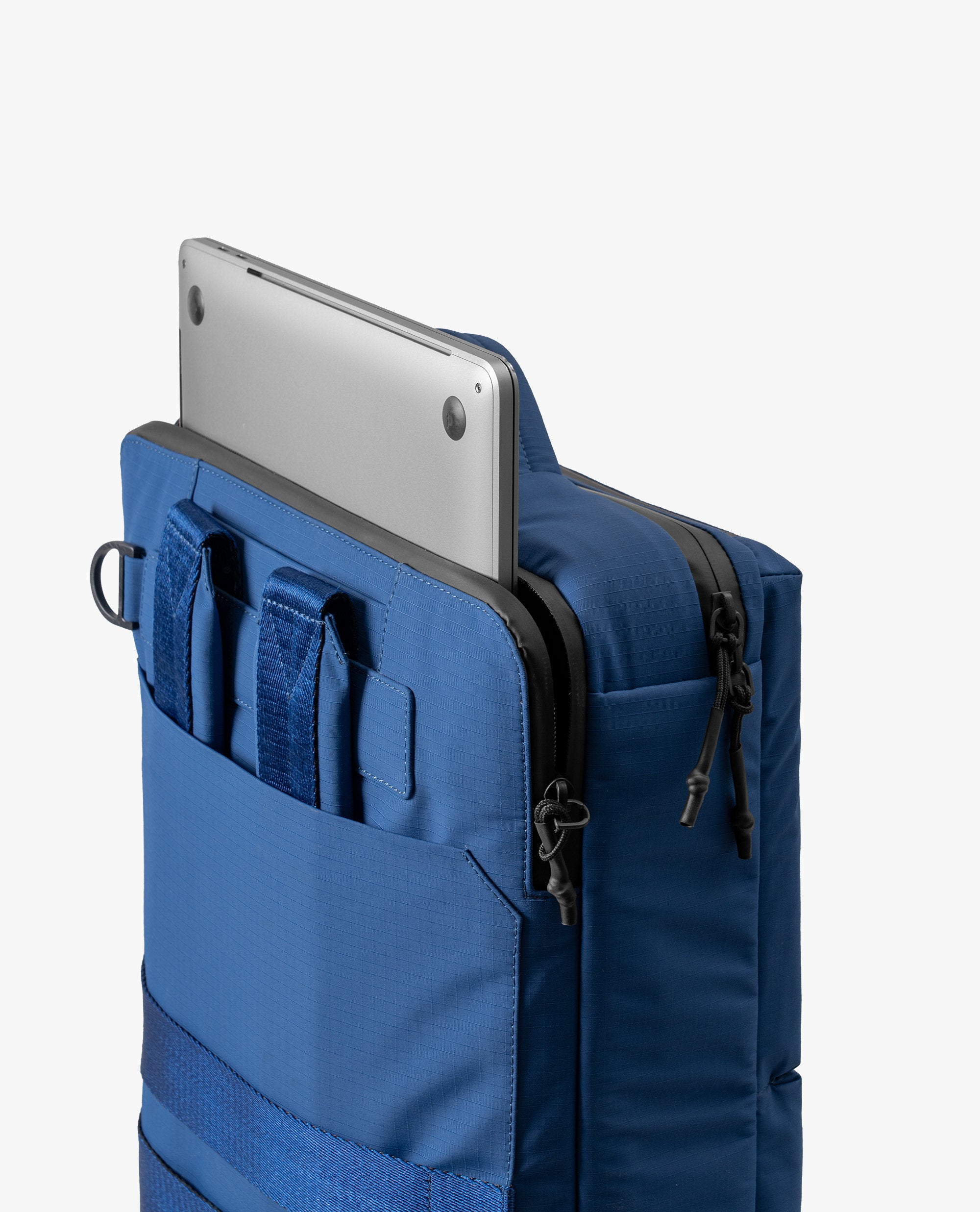 Pivot Meridian Convertible Briefpack for Men/Women — DailyObjects